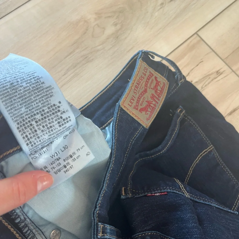 Levi’s High rise skinny jeans size 31 - Picture 2 of 5